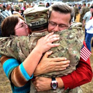 ap_troops_home_31_dm_121205_ssh